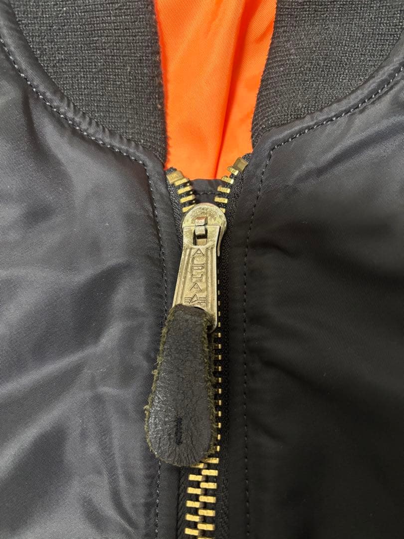 ALPHA INDUSTRIES MA-1 ブラックジャケット