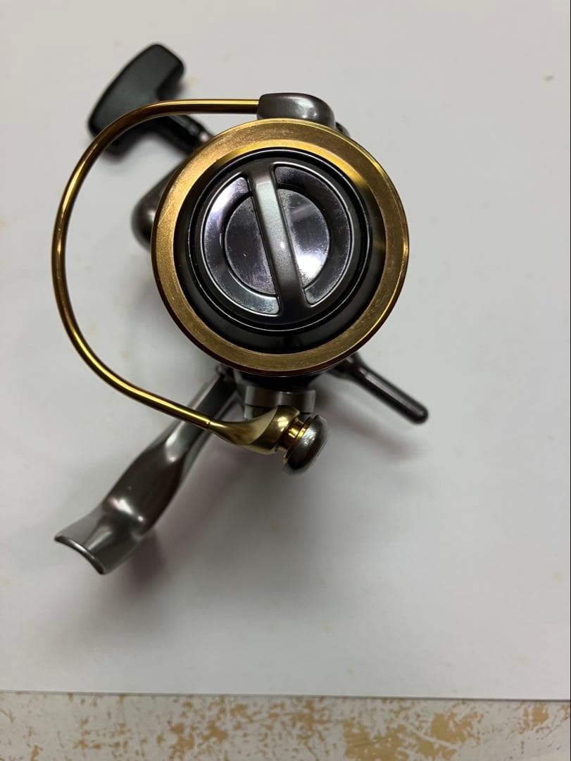 ダイワ トーナメントエアリティー2500 中古品 小沼正弥 シーバス