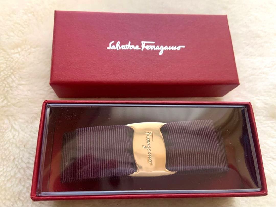 【新品未使用】フェラガモ　ヴァラリボン　バレッタ　ボルドー×ゴールド