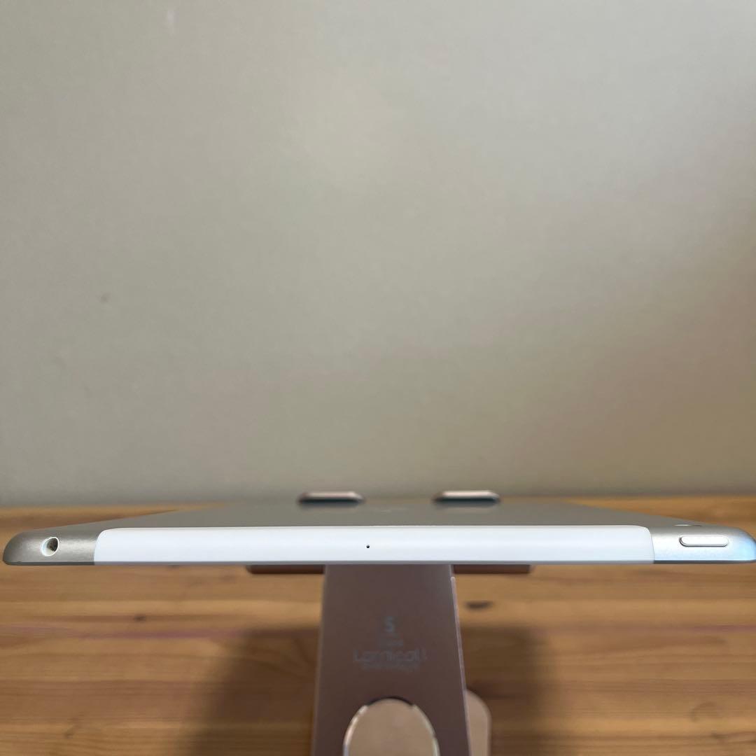 超美品！iPad 7世代 32G Wi-Fi + Cellular SIMフリー