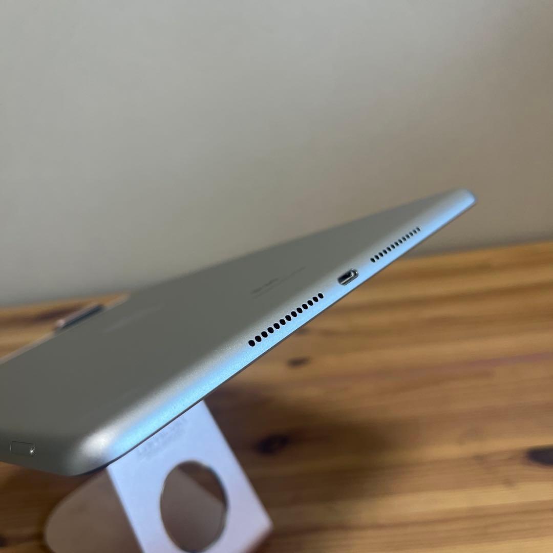 超美品！iPad 7世代 32G Wi-Fi + Cellular SIMフリー