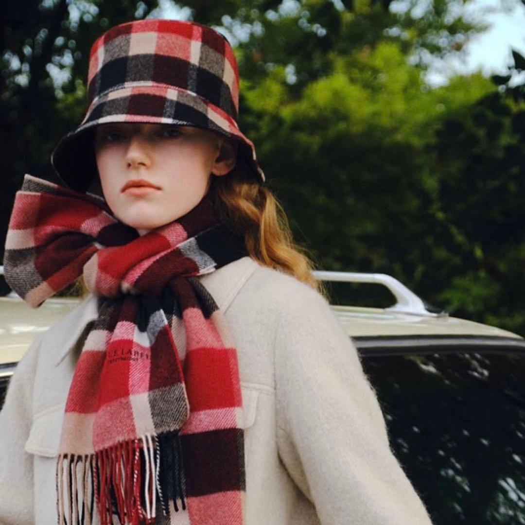 ブルーレーベルクレストブリッジ　リバーシブルバケットハット　黒