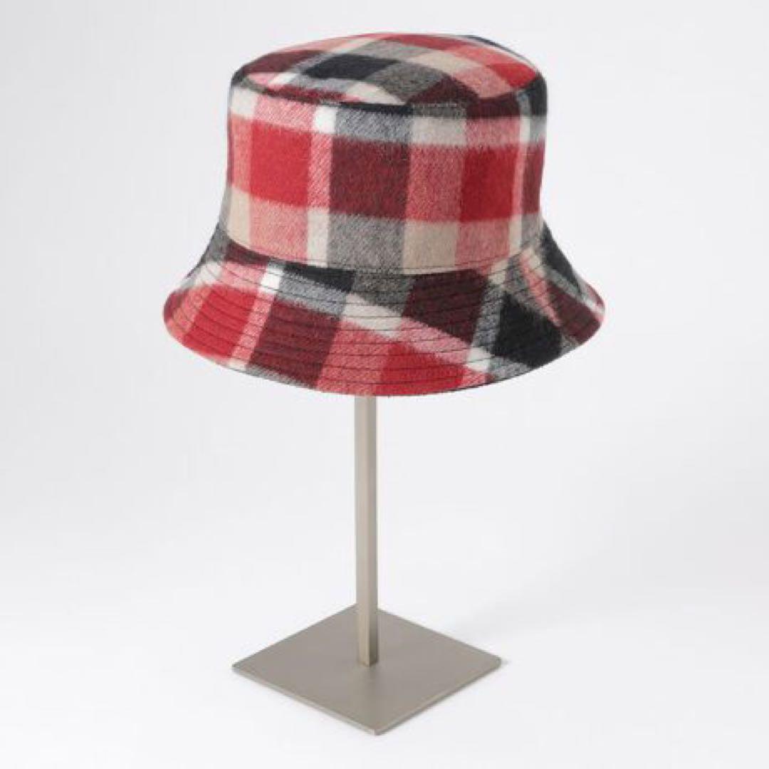 ブルーレーベルクレストブリッジ　リバーシブルバケットハット　黒