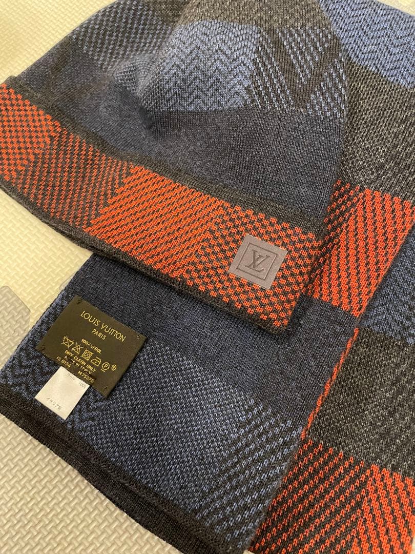 LOUIS VUITTON ウール100% スカーフ＆キャップ セット