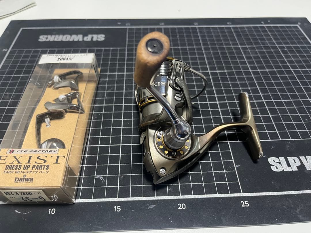 イグジスト　2004 ハイパーカスタム仕様　アイズファクトリードレスアップパーツ