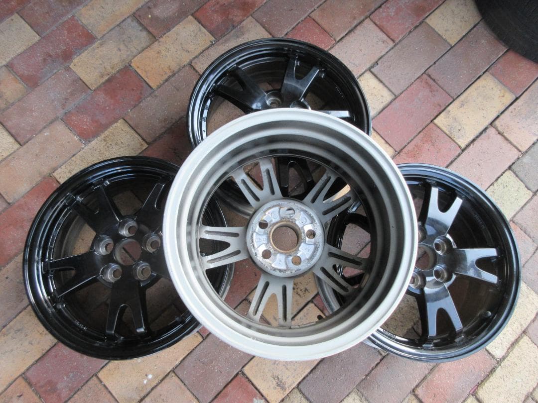 送料込み！冬タイヤ用にも！ 30プリウス純正後期 15インチホイール 良品4本組