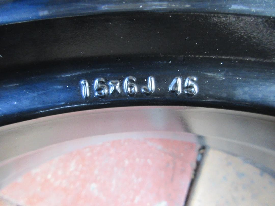 送料込み！冬タイヤ用にも！ 30プリウス純正後期 15インチホイール 良品4本組