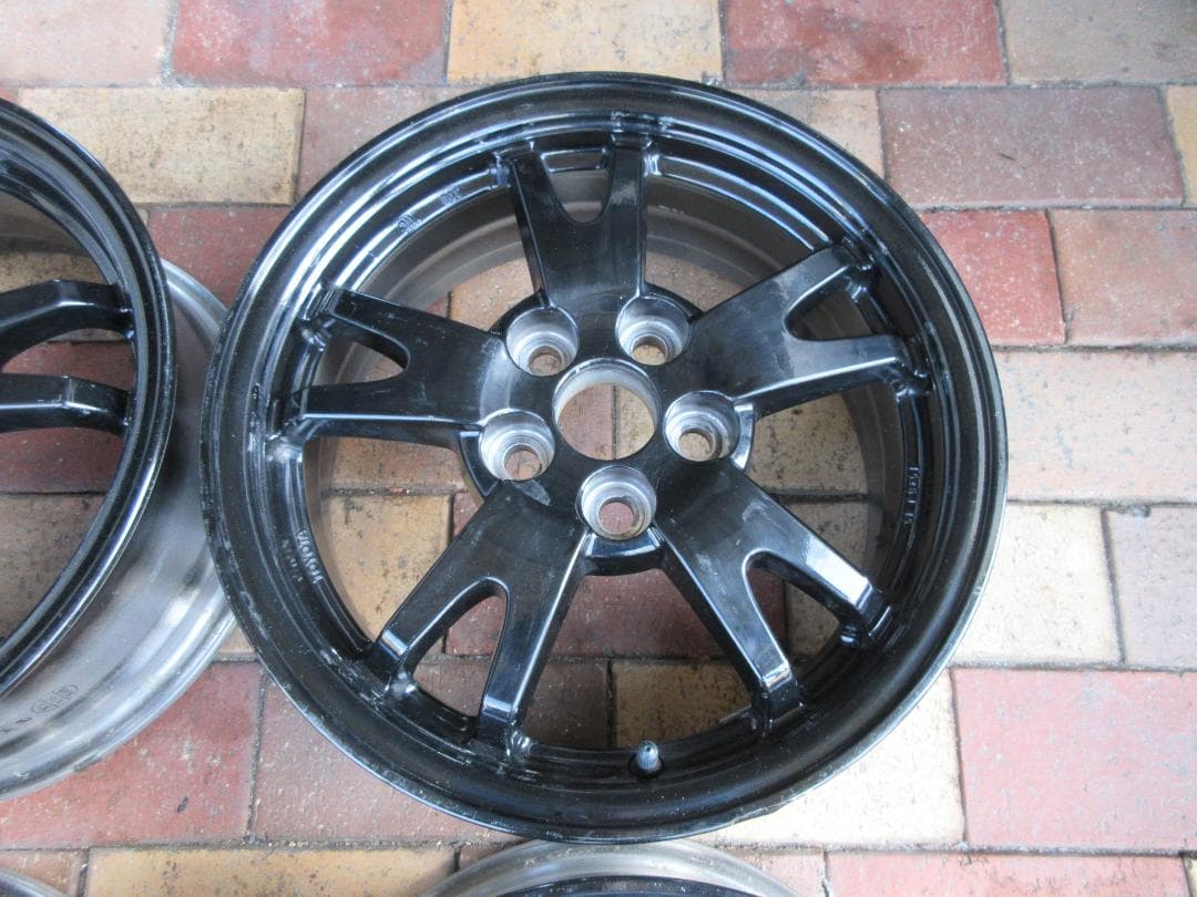 送料込み！冬タイヤ用にも！ 30プリウス純正後期 15インチホイール 良品4本組