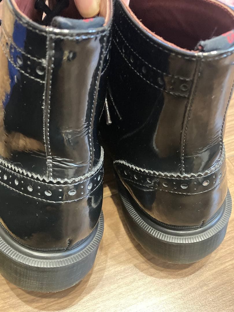 ガ*ラ様 激レア　ドクターマーチン パテントレザー ウィングチップ エナメル　8