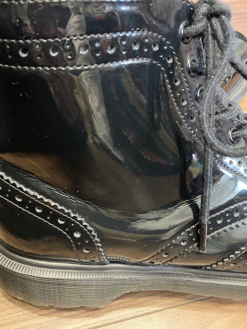 ガ*ラ様 激レア　ドクターマーチン パテントレザー ウィングチップ エナメル　8