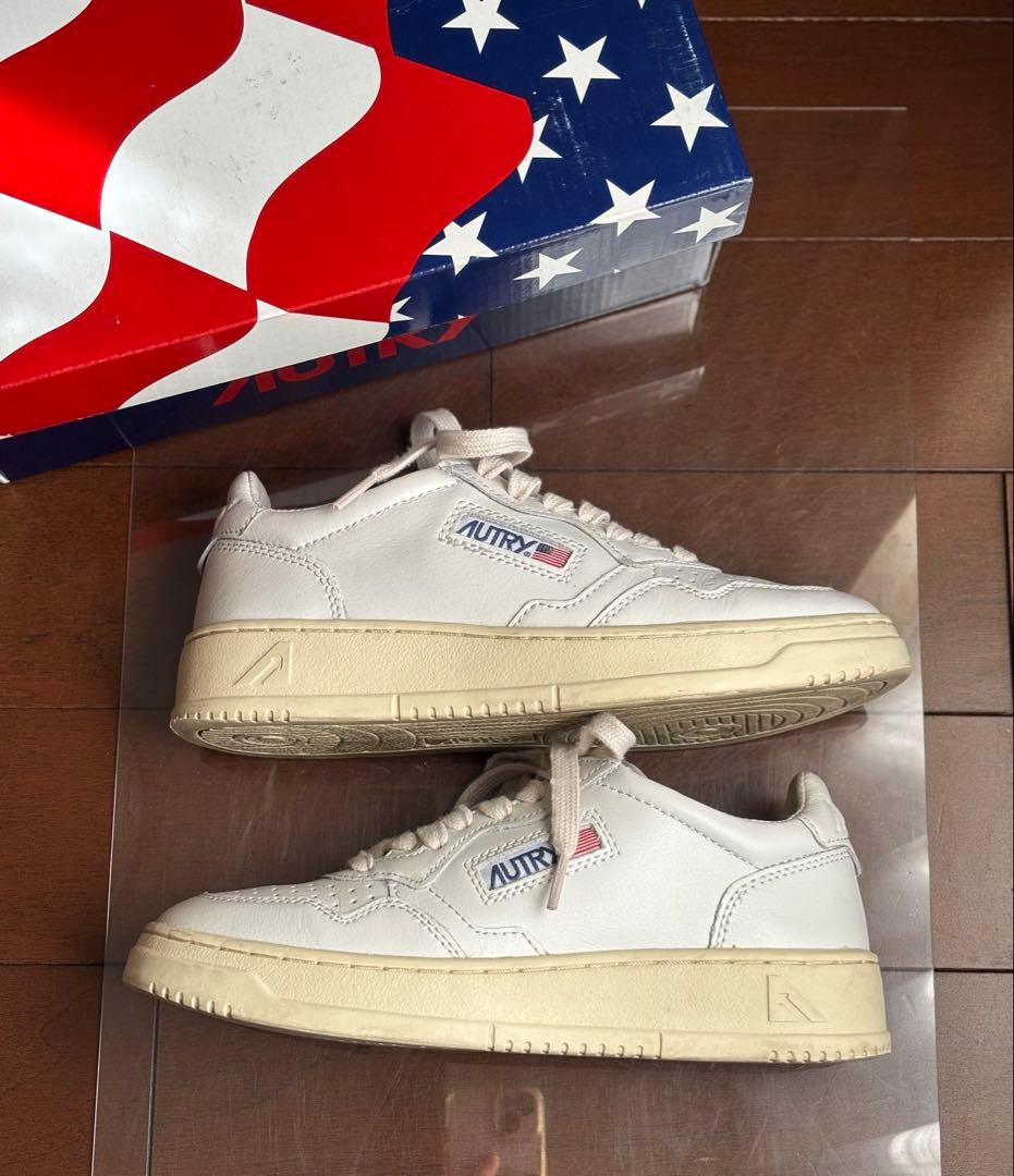 【AUTRY（オートリー）】MEDALIST LOW WHITE 36