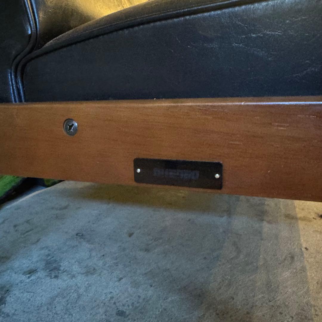 カリモク 60 ソファ ブラック