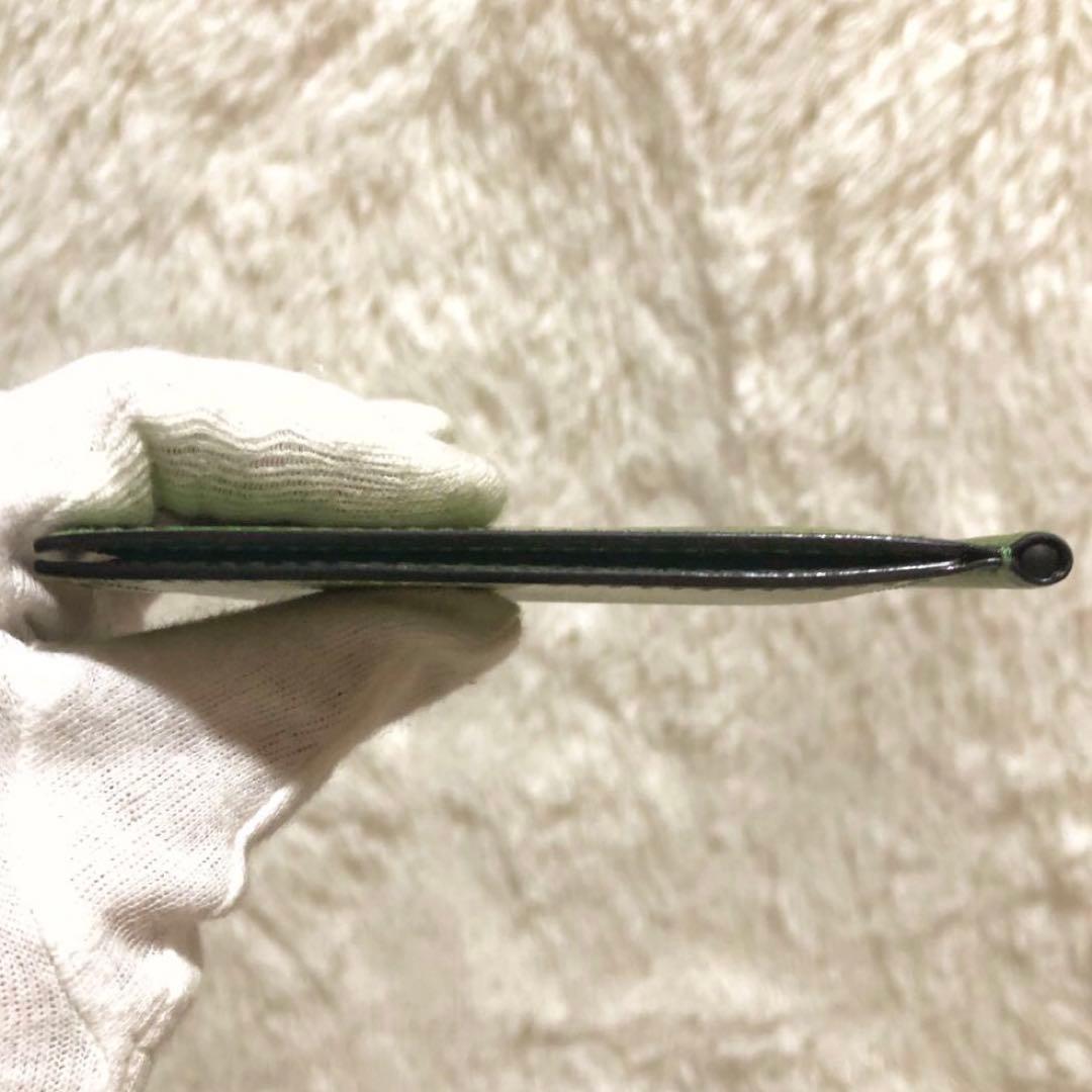 未使用✨ヴァレクストラ　 マネークリップ 二つ折り財布 カードケース グリーン