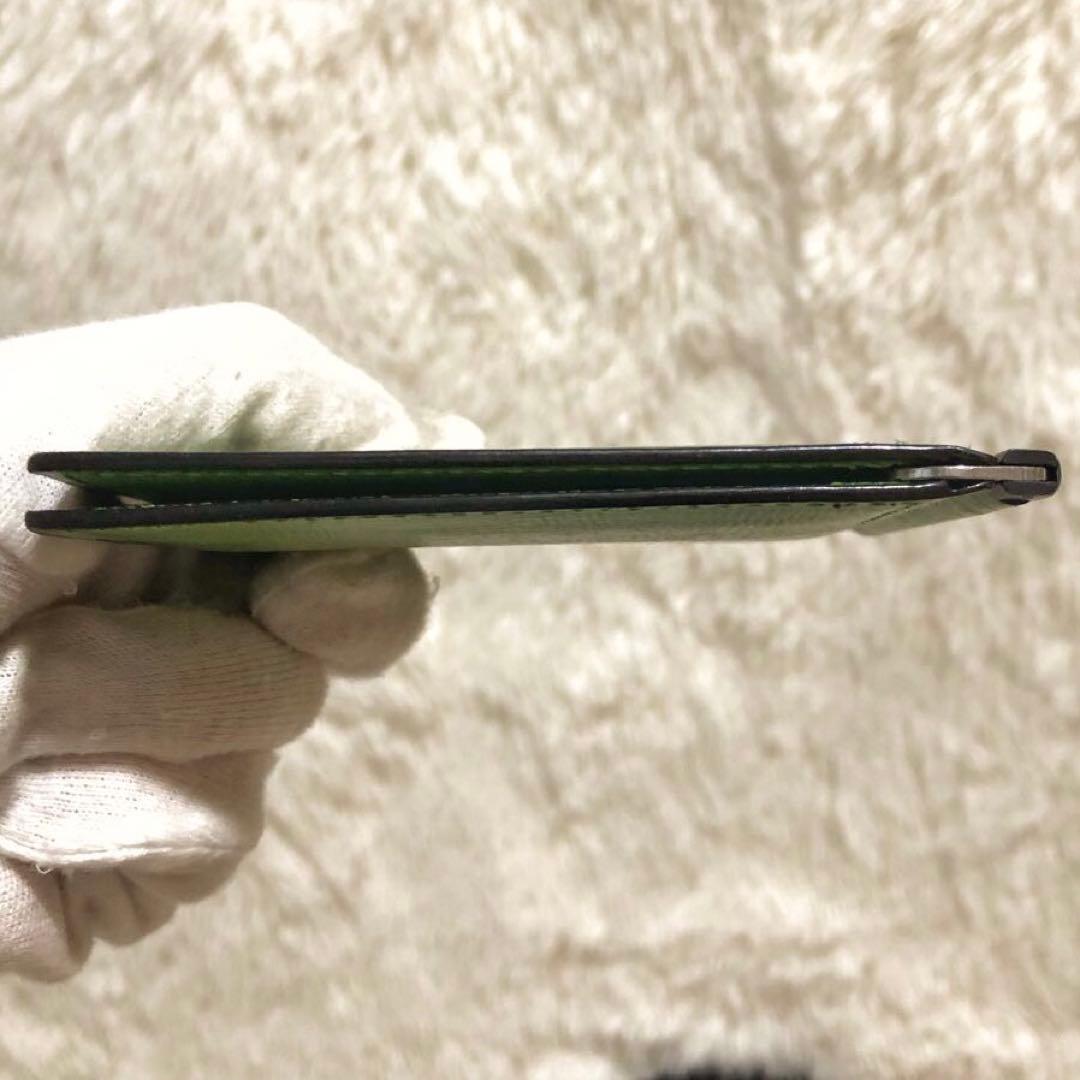 未使用✨ヴァレクストラ　 マネークリップ 二つ折り財布 カードケース グリーン