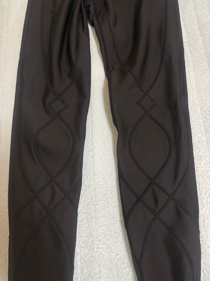 CWX 長袖シャツとレギンスとスポーツブラ2枚のセット