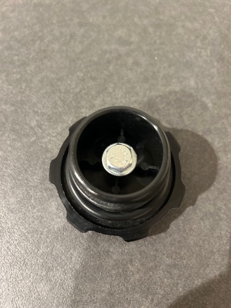 ハーレーダビッドソン　ガスキャップ　ローランドサンズ