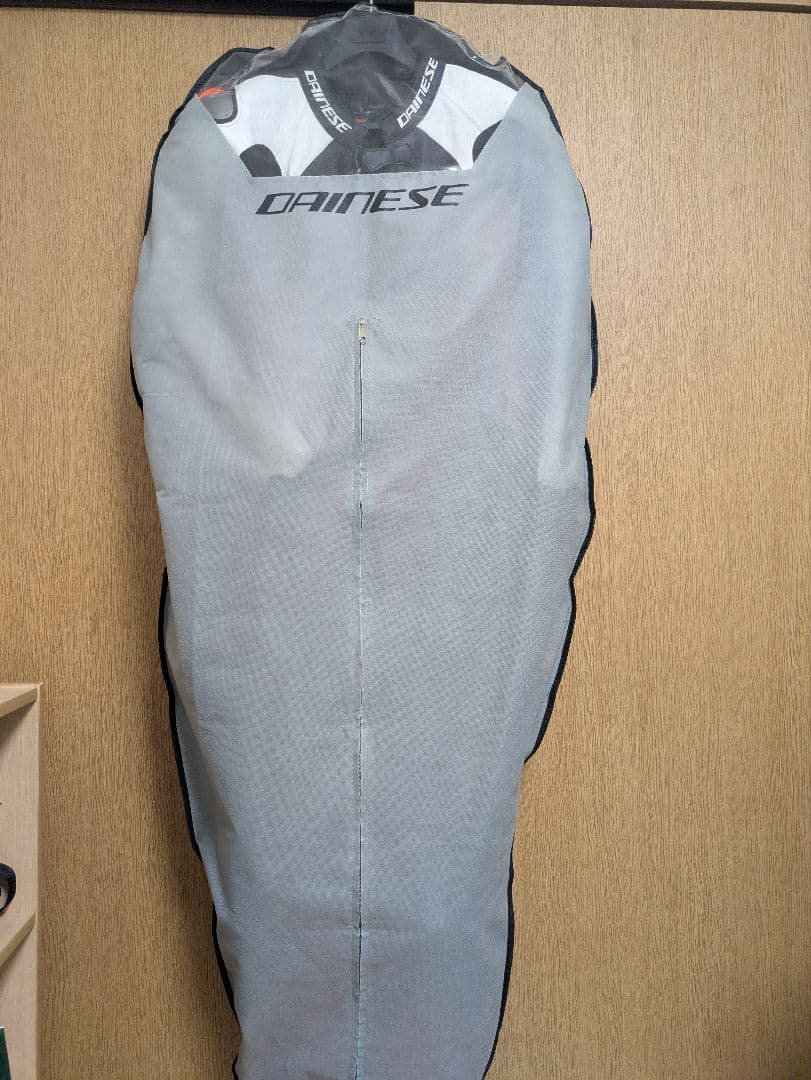 けびん　ダイネーゼ　LAGUNA SECA 5　レーシングスーツ