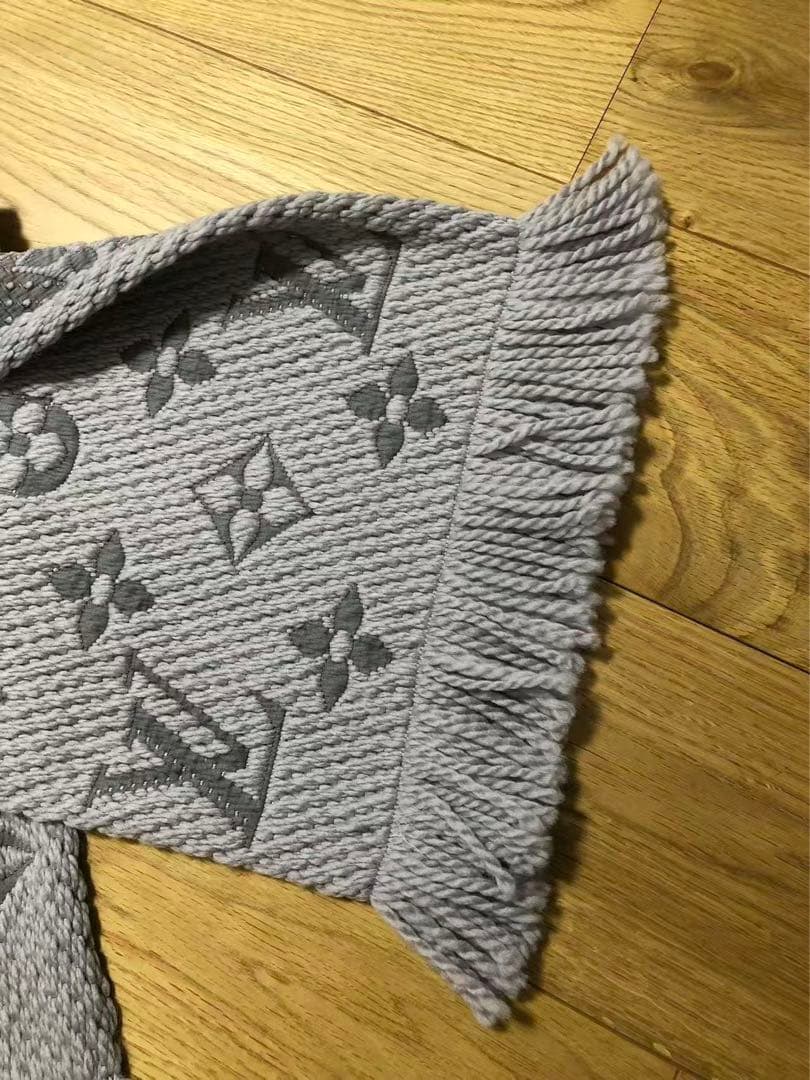 美品　ルイヴィトン　マフラー フリンジ付き　エシャルプ　ロゴ　グレー　シルク混