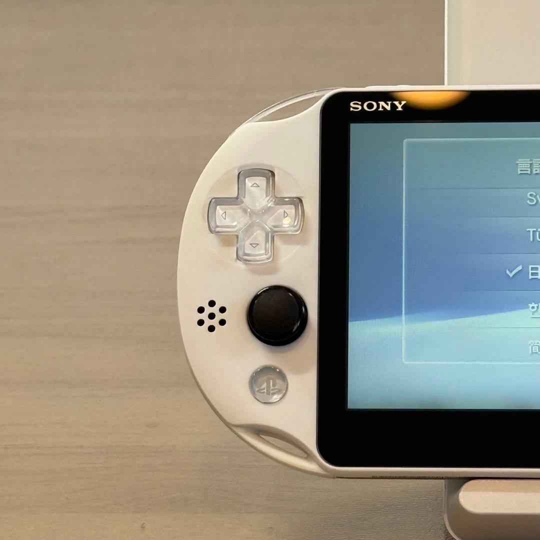 7-064 PSVITA PCH-2000 グレイシャー・ホワイト