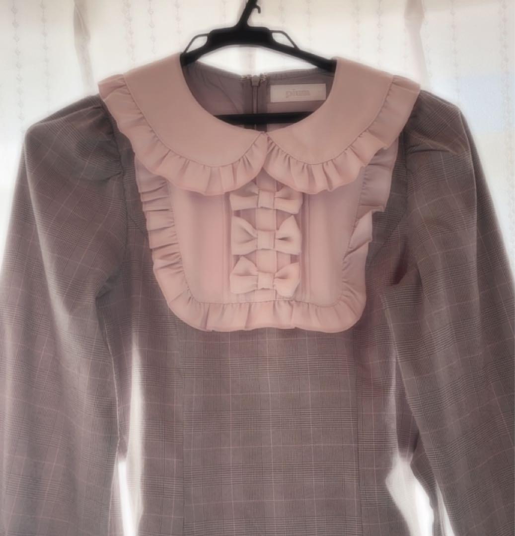 Pium スクエアフリルリボンドーリーワンピース グレー