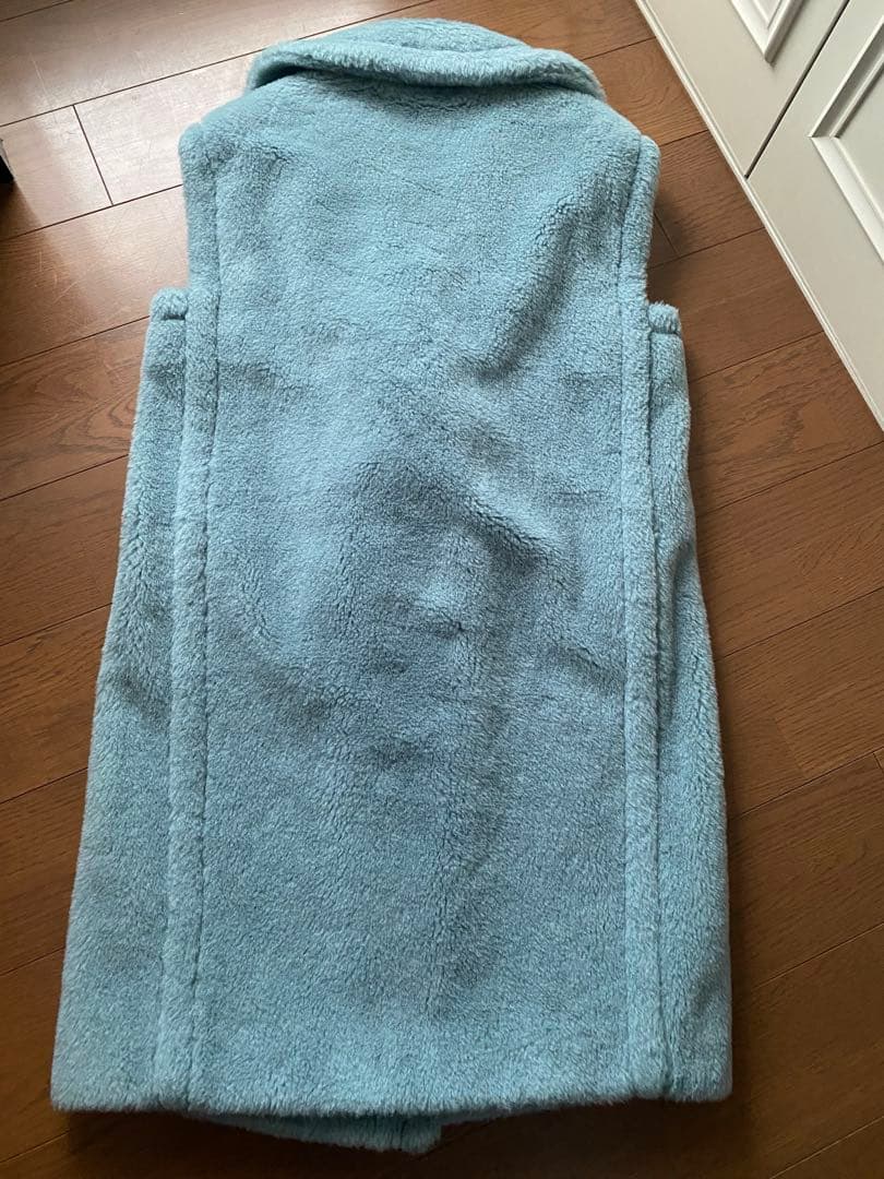 こちらはC&R です。MaxMara テディベア　ロングジレ