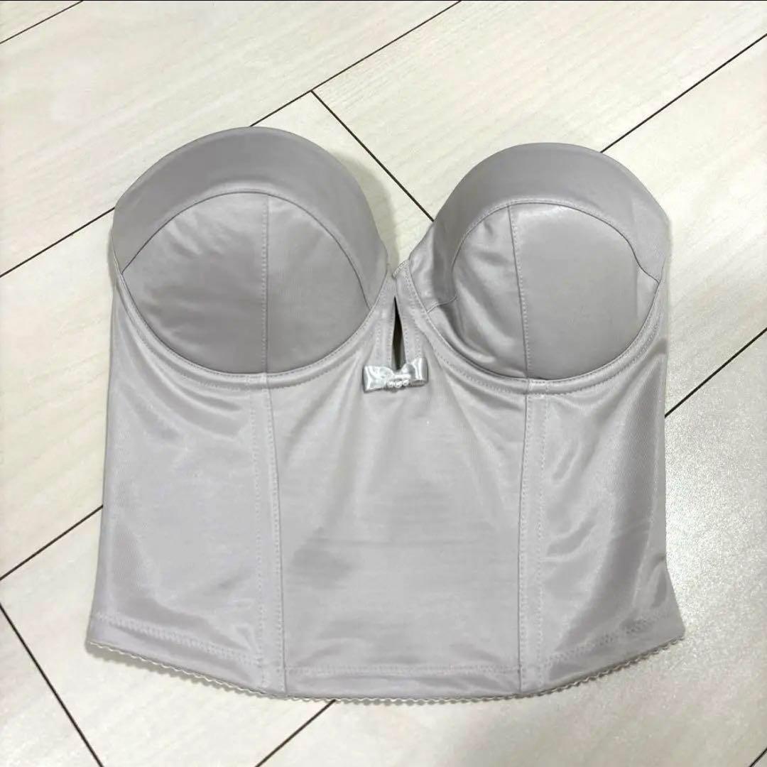 D75 ブライダルインナー　バックレスビスチェ