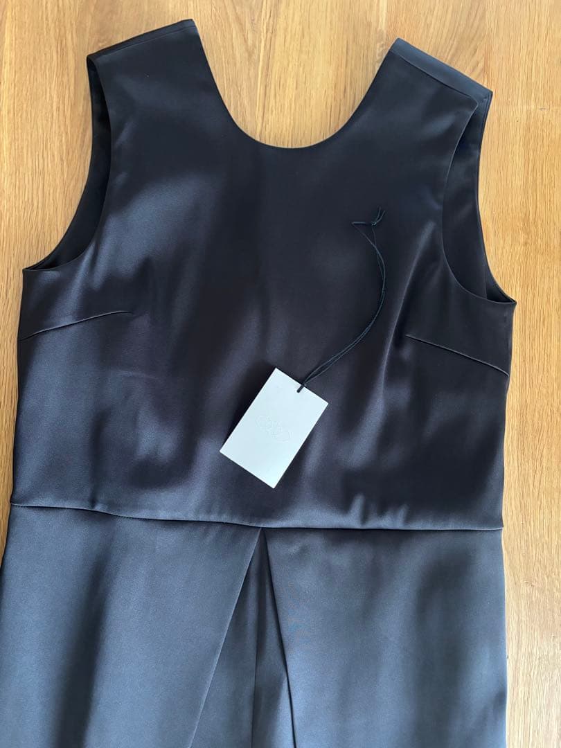 極美品【Conte】辺見えみりディレクション　ノースリーブオールインワン完売　黒