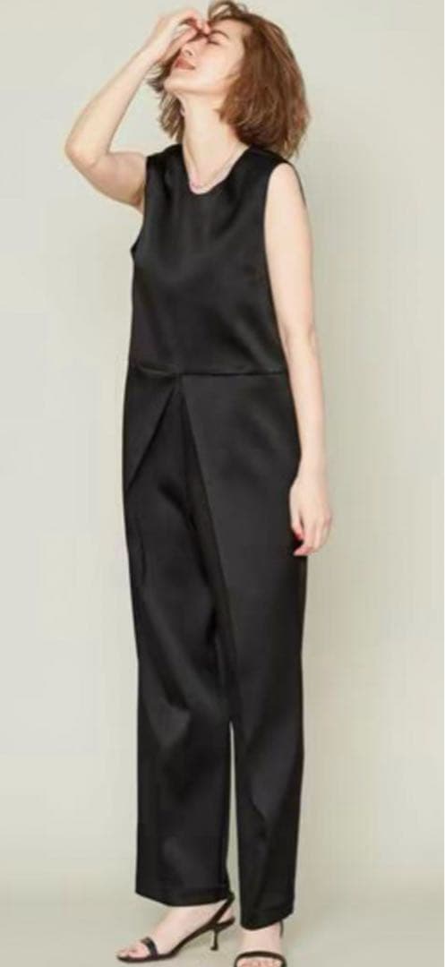 極美品【Conte】辺見えみりディレクション　ノースリーブオールインワン完売　黒