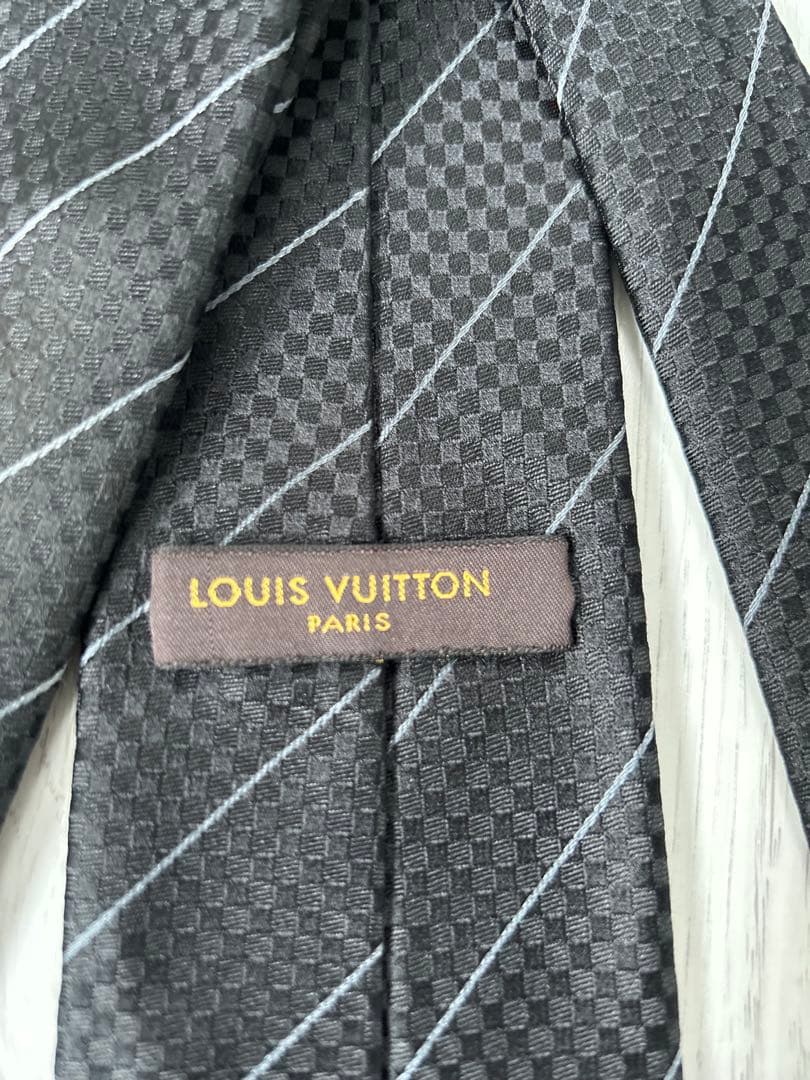 Louis Vuitton⭐︎ルイ・ヴィトン⭐︎ブラック•チェックストライプネクタイ