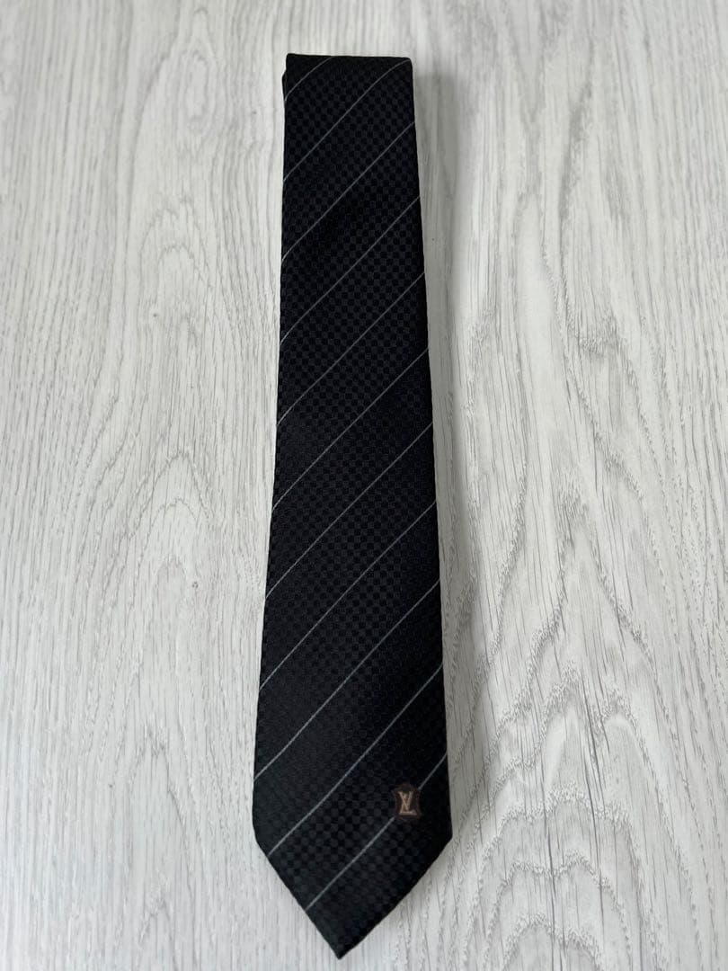 Louis Vuitton⭐︎ルイ・ヴィトン⭐︎ブラック•チェックストライプネクタイ