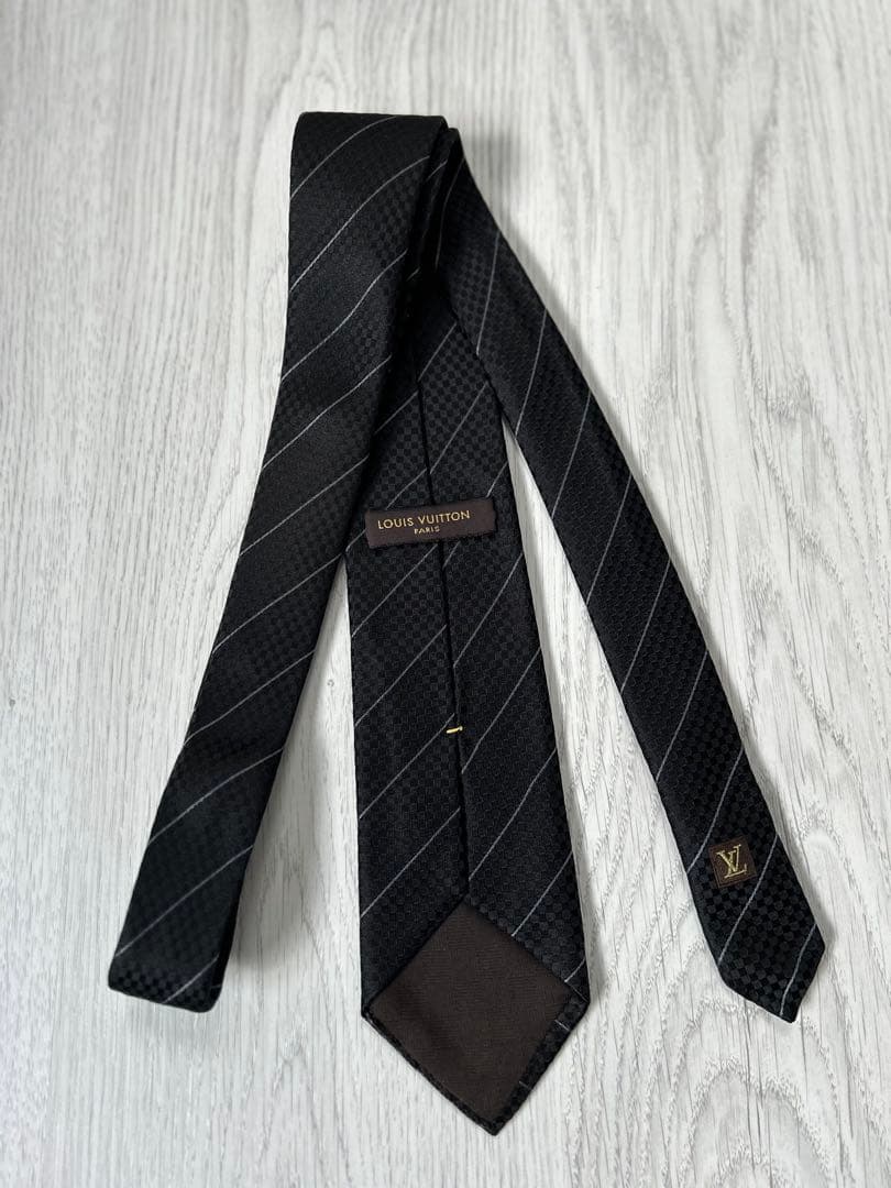 Louis Vuitton⭐︎ルイ・ヴィトン⭐︎ブラック•チェックストライプネクタイ