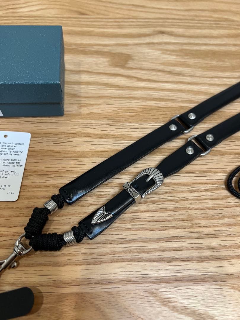 Toga トーガ スマホショルダーストラップ ブラック