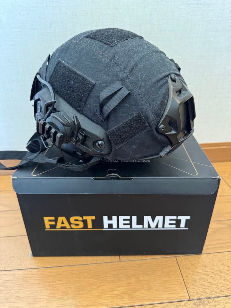 FAST HELMET ブラック マイク付き