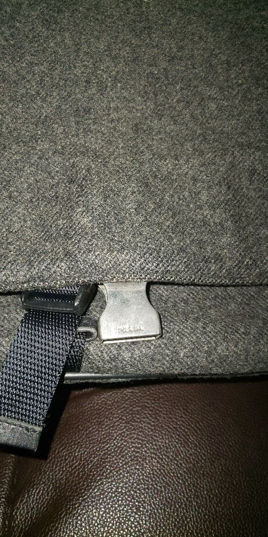 PRADA グレー メッセンジャーバッグ