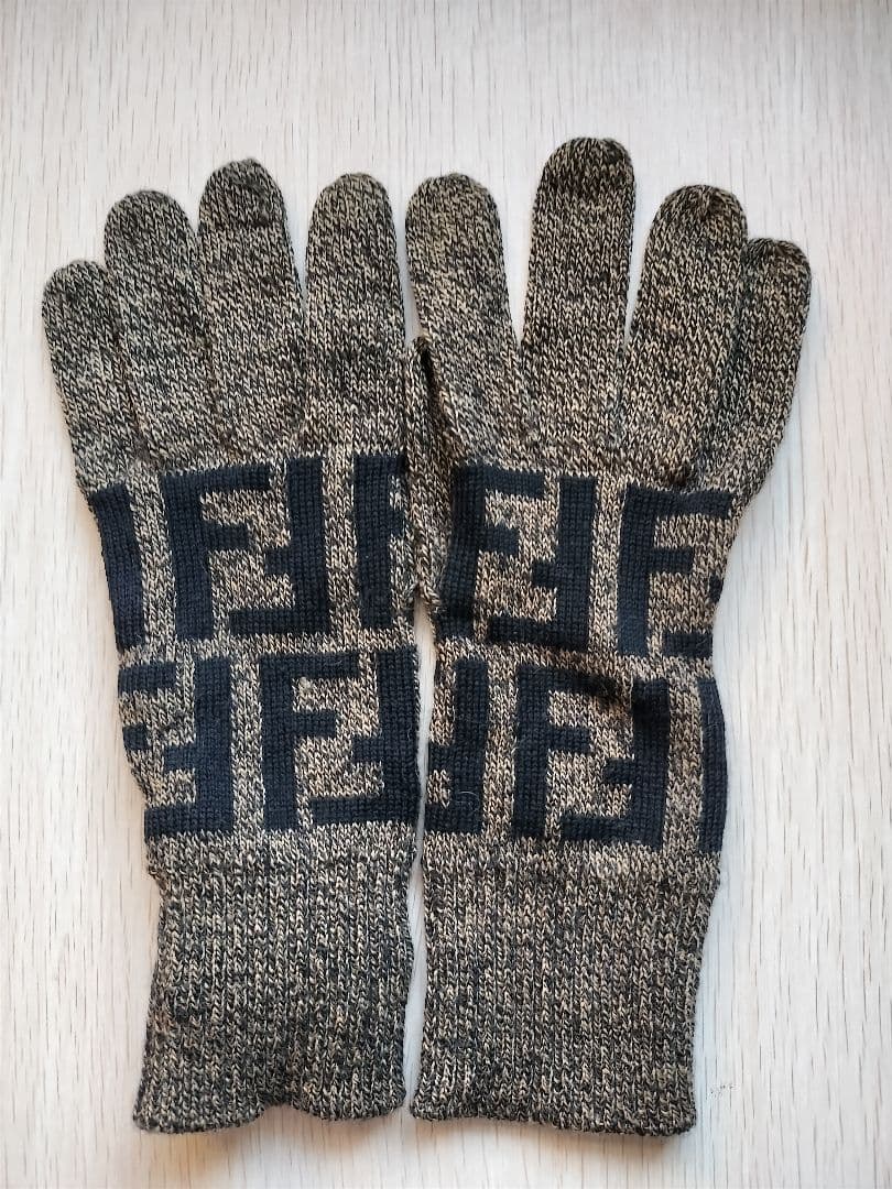 モピ様　FENDI レディース手袋