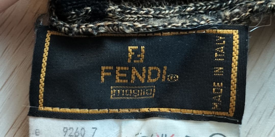 モピ様　FENDI レディース手袋