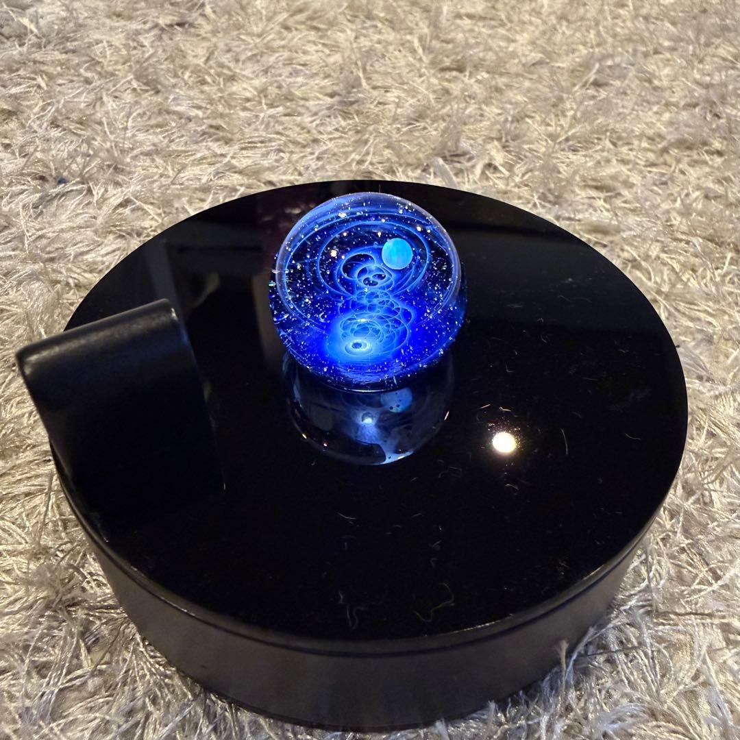 【正規品】+α 宇宙ガラス ミニマーブル ホワイトオパール LED展示台セット