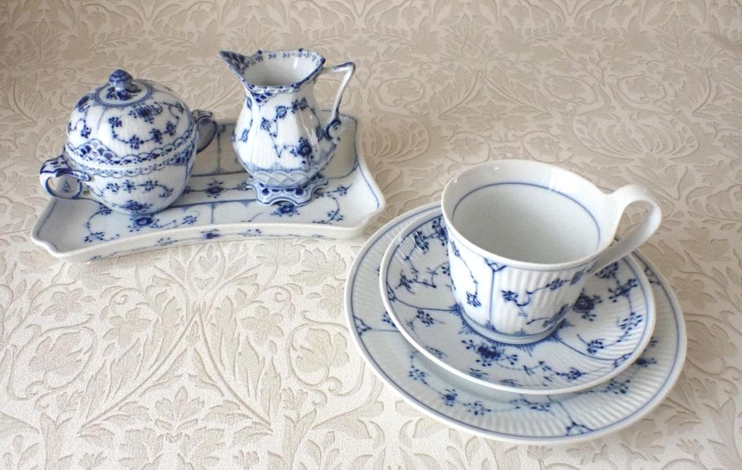 未使用・ロイヤルコペンハーゲン ブルーフルーテッド ハーフレーストレイ