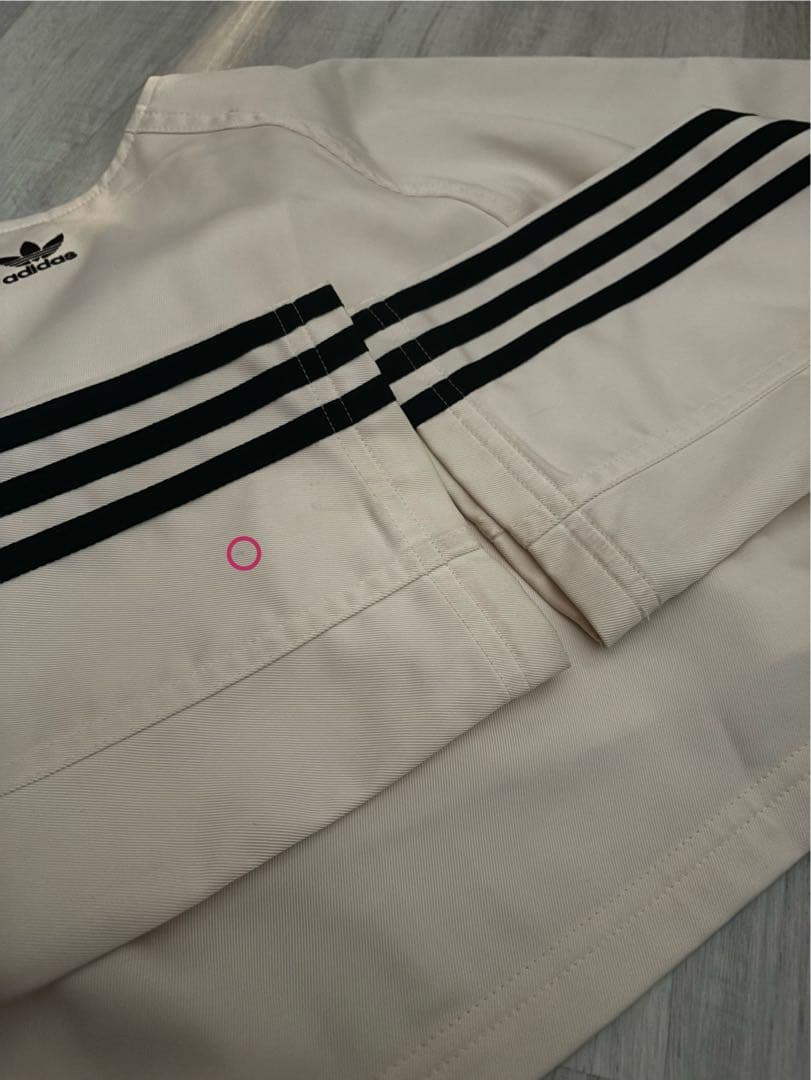 アディダスオリジナルス　トレンチコート　あのちゃん　入手困難　M