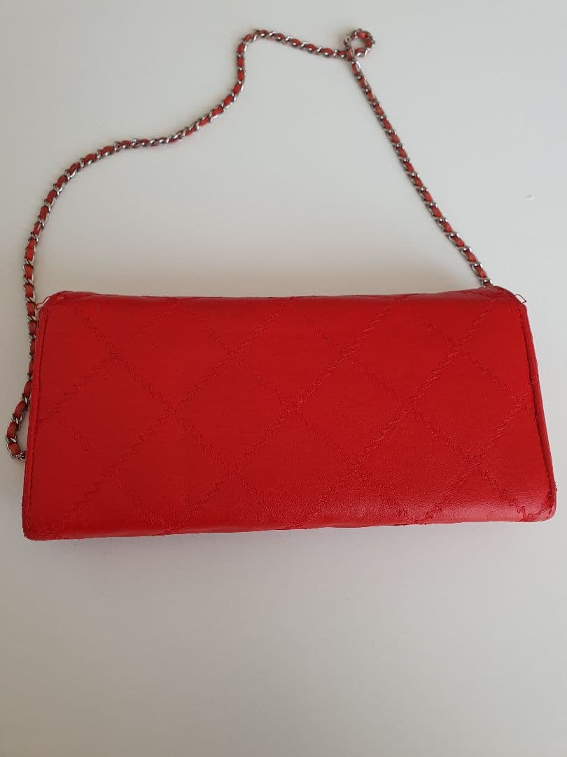 CHANEL レッド キルティング ショルダーバッグ