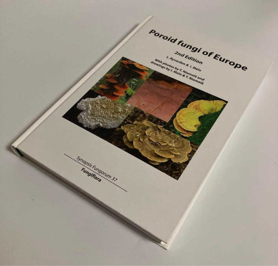 洋書　きのこ図鑑　Poroid fungi of Europe