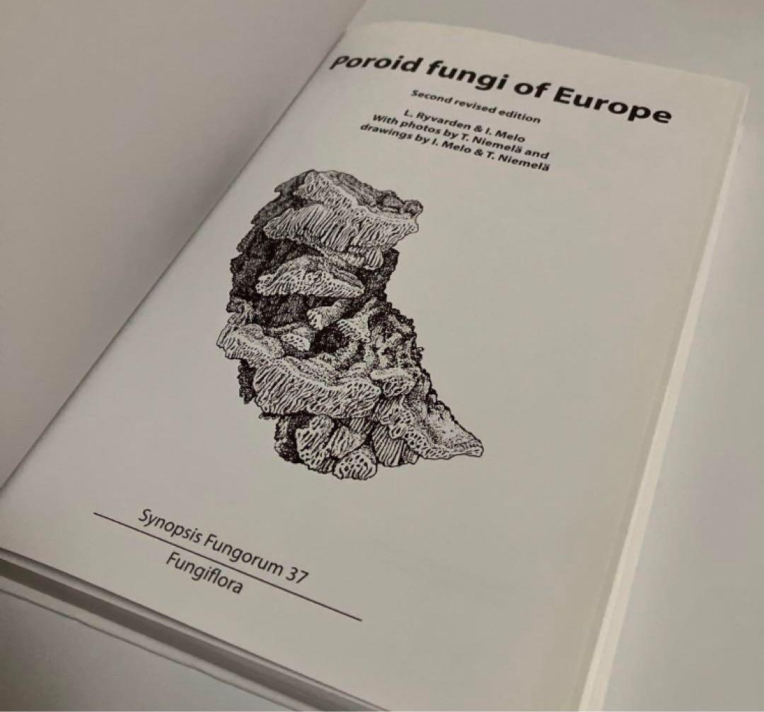 洋書　きのこ図鑑　Poroid fungi of Europe