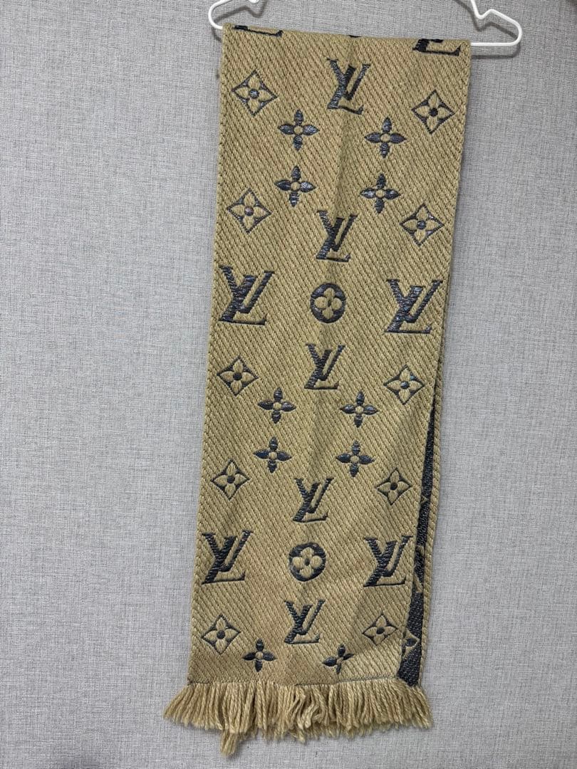 ルイヴィトン エシャルプ ロゴマニア マフラー シャイン ベージュ ×シルバー