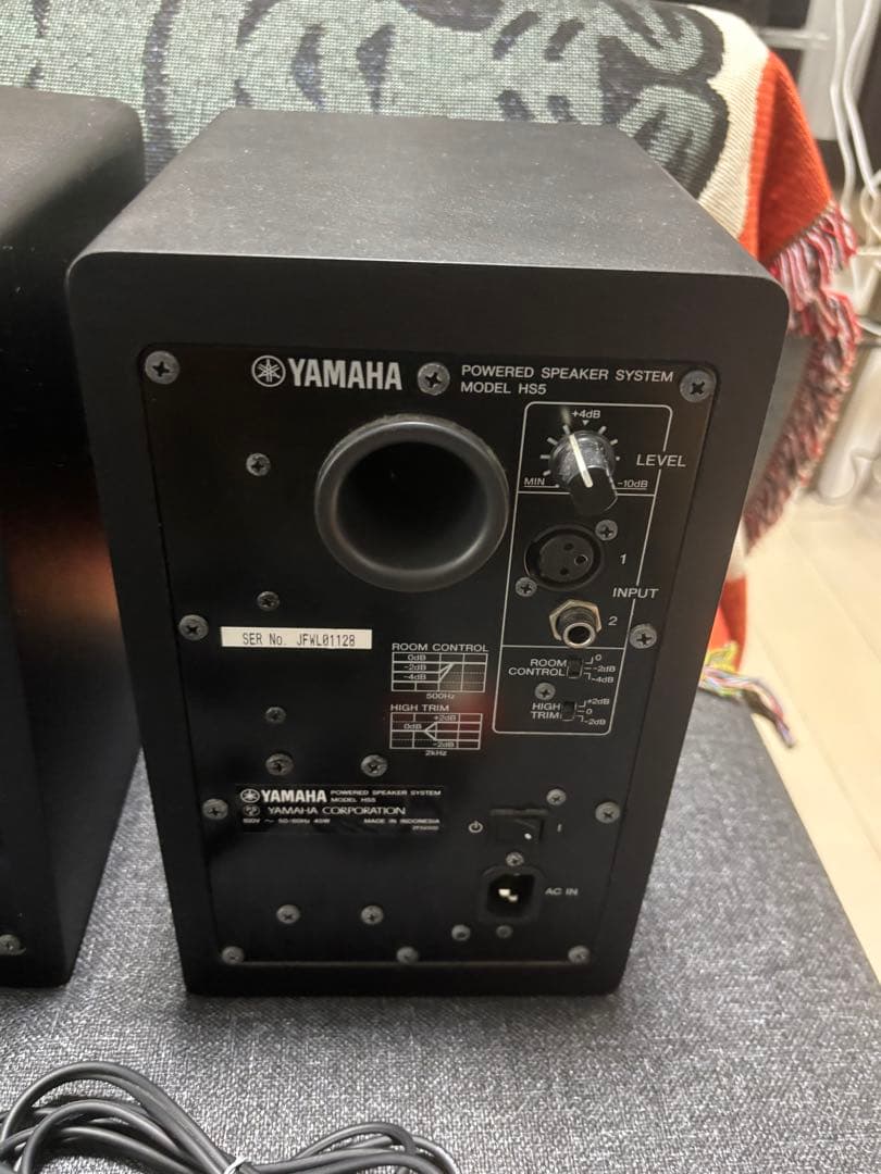 YAMAHA HS5 定番スタジオモニター ペア　スピーカーケーブル付き
