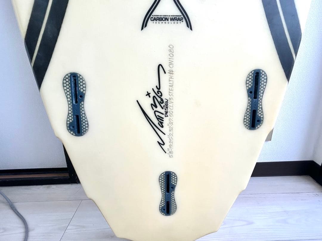 ロストサーフボード5'8 Outcat（フィン＋リーシュ+ケース）