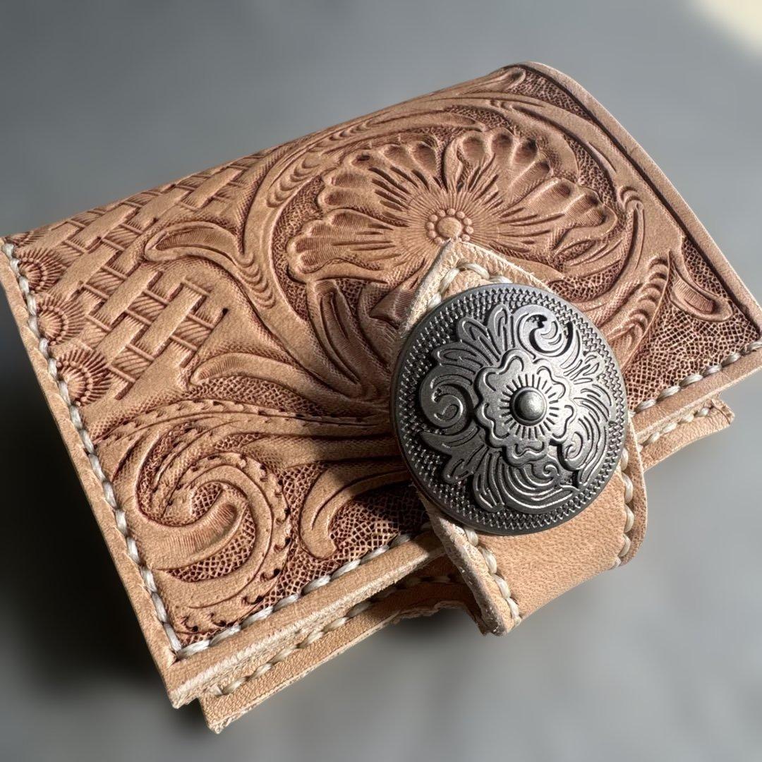 amo レザーカービングウォレット(ハーフ)