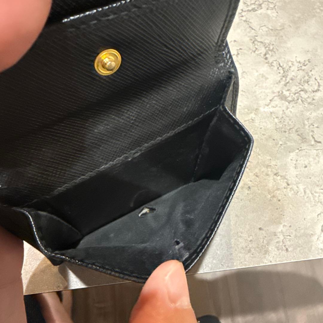 PRADA ブラックレザー 二つ折り財布