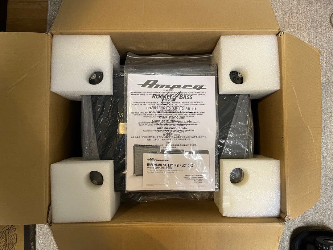 ベース Ampeg ROCKET BASS RB-108