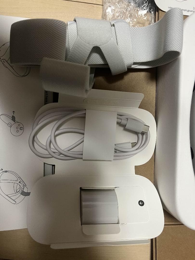 【美品】 Quest 3S 128GB VR + ヘッドストラップ