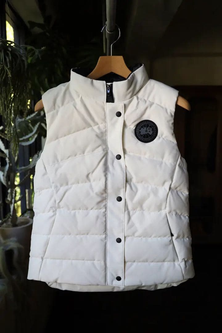 カナダグース　Freestyle Vest Black Label 2836LB